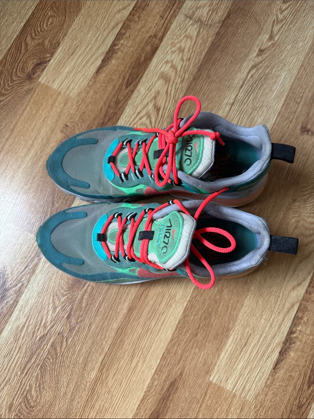 Used Nike Air Max 270 React Women’s Sneakers